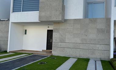 CASA EN RENTA BOSQUES DE ICA