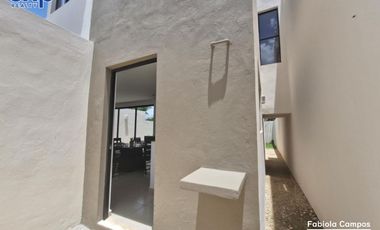 Casa de 3 recámaras en venta, en Privada Residencial con amenidades en Conkal, Yucatán - Entrega noviembre 2024