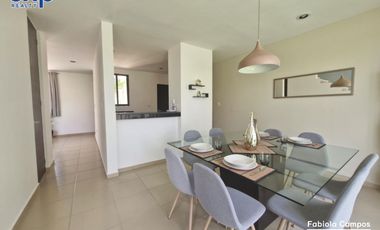 Casa de 2 pisos y 2 recámaras en privada residencial en Caucel - Preventa