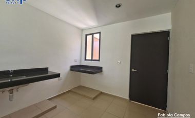 Casa de 2 pisos y 2 recámaras en privada residencial en Caucel - Preventa