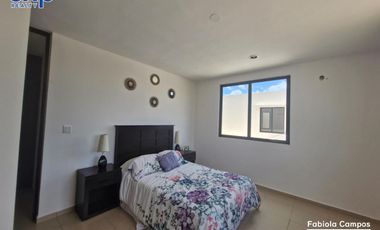 Casa de 2 pisos y 2 recámaras en privada residencial en Caucel - Preventa