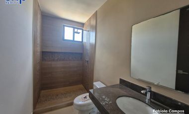 Casa de 2 pisos y 2 recámaras en privada residencial en Caucel - Preventa