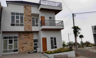 Jual Villa Pacet Mojokerto, 2 Lantai Exclusive Dekat Pemandian Air Panas Padusan
