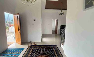 Jual Villa Pacet Mojokerto, 2 Lantai Exclusive Dekat Pemandian Air Panas Padusan