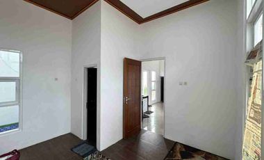 Jual Villa Pacet Mojokerto, 2 Lantai Exclusive Dekat Pemandian Air Panas Padusan