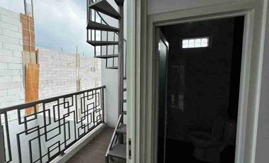 Jual Villa Pacet Mojokerto, 2 Lantai Exclusive Dekat Pemandian Air Panas Padusan