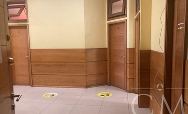 Depto con 5 oficinas en su interior , edificio   CCHC