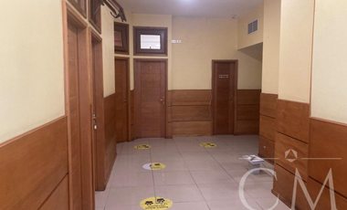 Depto con 5 oficinas en su interior , edificio   CCHC