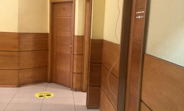 Depto con 5 oficinas en su interior , edificio   CCHC