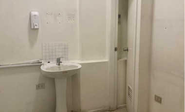 Depto con 5 oficinas en su interior , edificio   CCHC