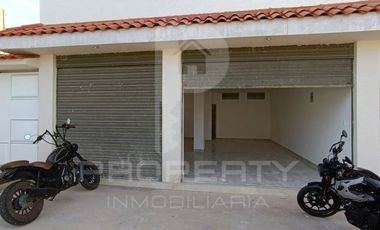 Casa con local comercial por estrenar 5 parqueaderos 3 dormitorios Cashapamba En venta valle chillos Casa con local comercial por estrenar.