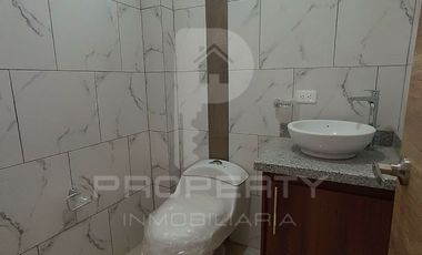 Casa con local comercial por estrenar 5 parqueaderos 3 dormitorios Cashapamba En venta valle chillos Casa con local comercial por estrenar.