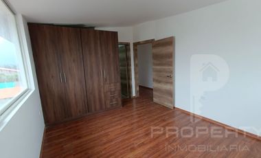 Casa con local comercial por estrenar 5 parqueaderos 3 dormitorios Cashapamba En venta valle chillos Casa con local comercial por estrenar.