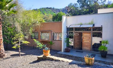 Leon Propiedades vende hermosa casa en Fundo Monterrey, Curacaví.