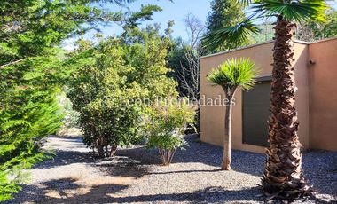 Leon Propiedades vende hermosa casa en Fundo Monterrey, Curacaví.