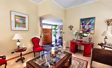 Leon Propiedades vende hermosa casa en Fundo Monterrey, Curacaví.