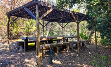 Leon Propiedades vende hermosa casa en Fundo Monterrey, Curacaví.