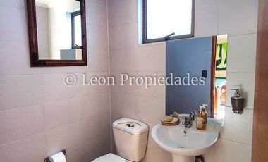 Leon Propiedades vende hermosa casa en Fundo Monterrey, Curacaví.
