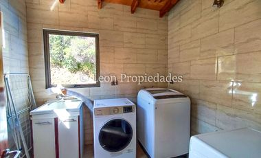 Leon Propiedades vende hermosa casa en Fundo Monterrey, Curacaví.