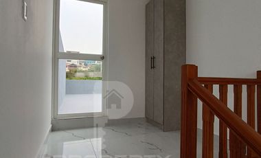 CASA EN VENTA 4 dormitorios con baño propio cada uno, dormitorio en planta baja. Por estrenar con acabados de lujo. Independiente 4 dormitorios con ba