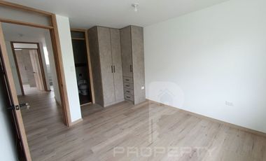 CASA EN VENTA 4 dormitorios con baño propio cada uno, dormitorio en planta baja. Por estrenar con acabados de lujo. Independiente 4 dormitorios con ba