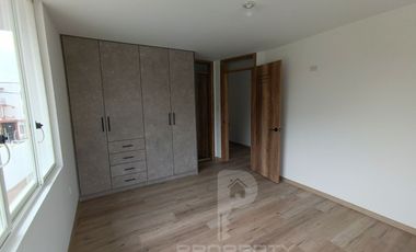 CASA EN VENTA 4 dormitorios con baño propio cada uno, dormitorio en planta baja. Por estrenar con acabados de lujo. Independiente 4 dormitorios con ba