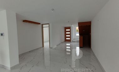 CASA EN VENTA 4 dormitorios con baño propio cada uno, dormitorio en planta baja. Por estrenar con acabados de lujo. Independiente 4 dormitorios con ba