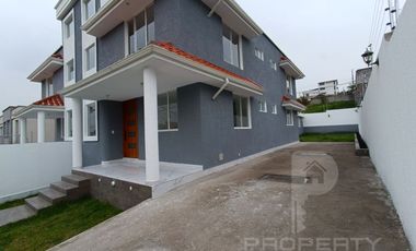 CASA EN VENTA 4 dormitorios con baño propio cada uno, dormitorio en planta baja. Por estrenar con acabados de lujo. Independiente 4 dormitorios con ba