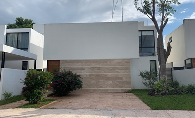 Casa en renta amueblada en Conkal, Privada Residencial Guayacan, Yucatan.