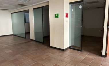 RENTA DE OFICINAS EN LOMAS VERDES A $300.00 M2, NAUCALPAN DE JUAREZ, ESTADO DE MEXICO.