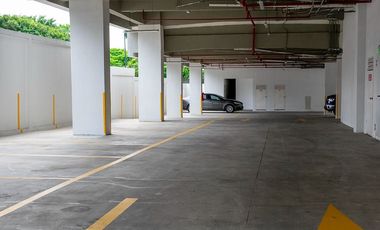 En alquiler moderno departamento de estreno en Urbanización Olivos 2