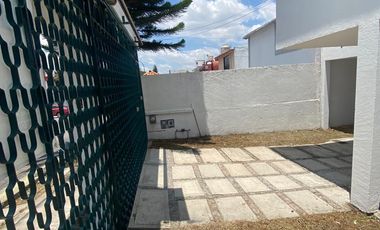 Las Alamedas, Atizapán casa con ampliaciones