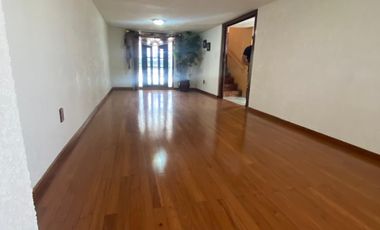 Las Alamedas, Atizapán casa con ampliaciones