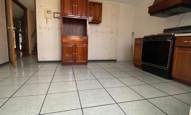 Las Alamedas, Atizapán casa con ampliaciones