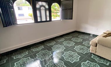 Las Alamedas, Atizapán casa con ampliaciones