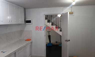 Triplex En 4° Nivel, Un Área De 120.50 M2 Construidos, Con Frente A La Av. Luis Brayle Cuadra 14