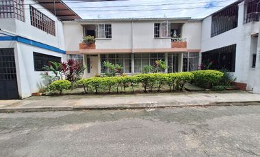VENTA CASA QUINTA GRANADA, BIEN UBICADA CERCA CENTRO COMERCIAL, SECTOR TRANQUILO