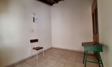VENTA CASA QUINTA GRANADA, BIEN UBICADA CERCA CENTRO COMERCIAL, SECTOR TRANQUILO