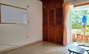 VENTA CASA QUINTA GRANADA, BIEN UBICADA CERCA CENTRO COMERCIAL, SECTOR TRANQUILO
