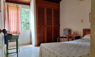 VENTA CASA QUINTA GRANADA, BIEN UBICADA CERCA CENTRO COMERCIAL, SECTOR TRANQUILO