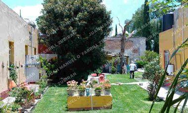 VENTA DE CASA EN EL BARRIO DE XANENETLA SOBRE  CALZADA ZARAGOZA . A UNA CALLE DEL PALACIO LEGISLATIVO.