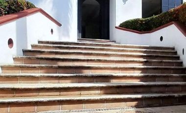 Casa preciosa tipo colonial en venta en el Hujal, Zihuatanejo, Gro.