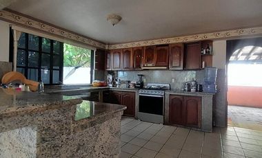 Casa preciosa tipo colonial en venta en el Hujal, Zihuatanejo, Gro.