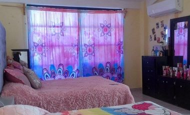 Casa preciosa tipo colonial en venta en el Hujal, Zihuatanejo, Gro.