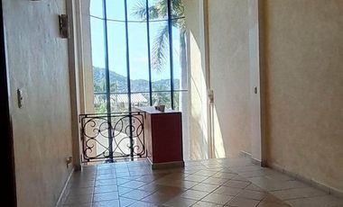 Casa preciosa tipo colonial en venta en el Hujal, Zihuatanejo, Gro.