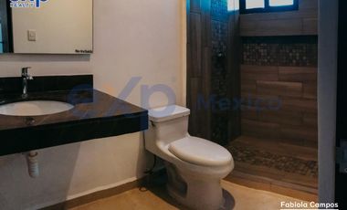 Casa de 2 pisos y 3 recámaras en privada residencial en Conkal Yucatán - Entrega inmediata