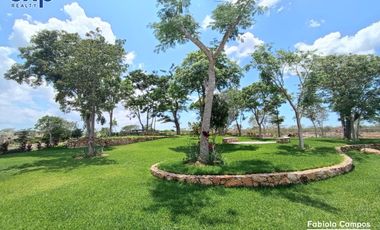 Casa de 2 pisos y 3 recámaras en privada residencial en Conkal Yucatán - Entrega inmediata