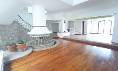 HERMOSA CASA EN RENTA PARA CASA HABITACION U OFICINA, EN EXCLUSIVO FRACCIONAMIENTO RESIDENCIAL, PASEO DEL HELIOTROPO, COLONIA MONRAZ, GUADALAJARA, JAL