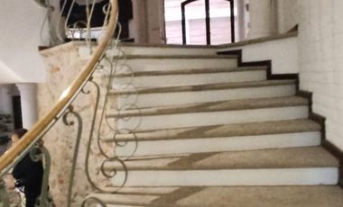 HERMOSA CASA EN RENTA PARA CASA HABITACION U OFICINA, EN EXCLUSIVO FRACCIONAMIENTO RESIDENCIAL, PASEO DEL HELIOTROPO, COLONIA MONRAZ, GUADALAJARA, JAL
