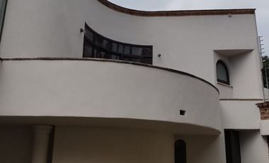 HERMOSA CASA EN RENTA PARA CASA HABITACION U OFICINA, EN EXCLUSIVO FRACCIONAMIENTO RESIDENCIAL, PASEO DEL HELIOTROPO, COLONIA MONRAZ, GUADALAJARA, JAL